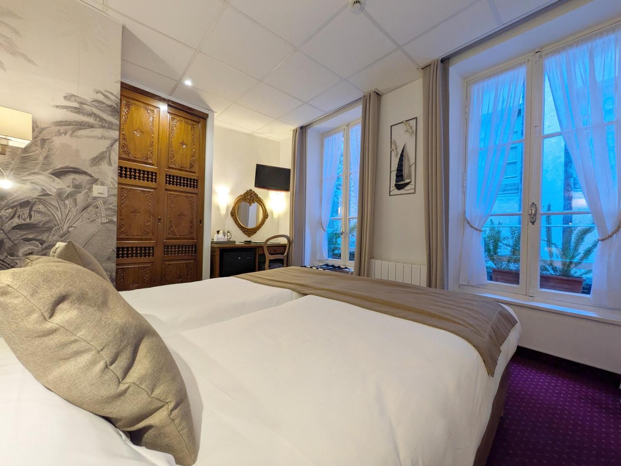 Standard Double or Twin Room,1756560098:JPEG
