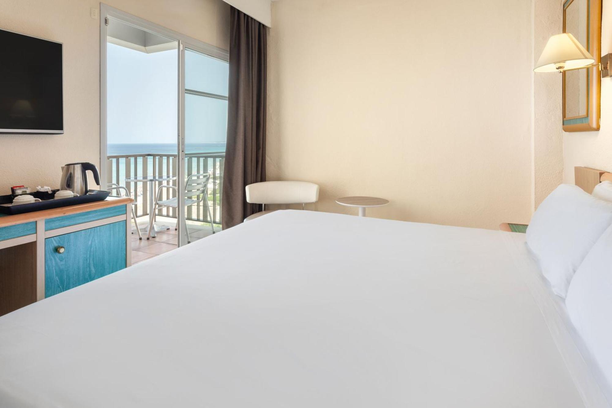 Double or Twin Room with Front Sea View,1758277910:JPEG