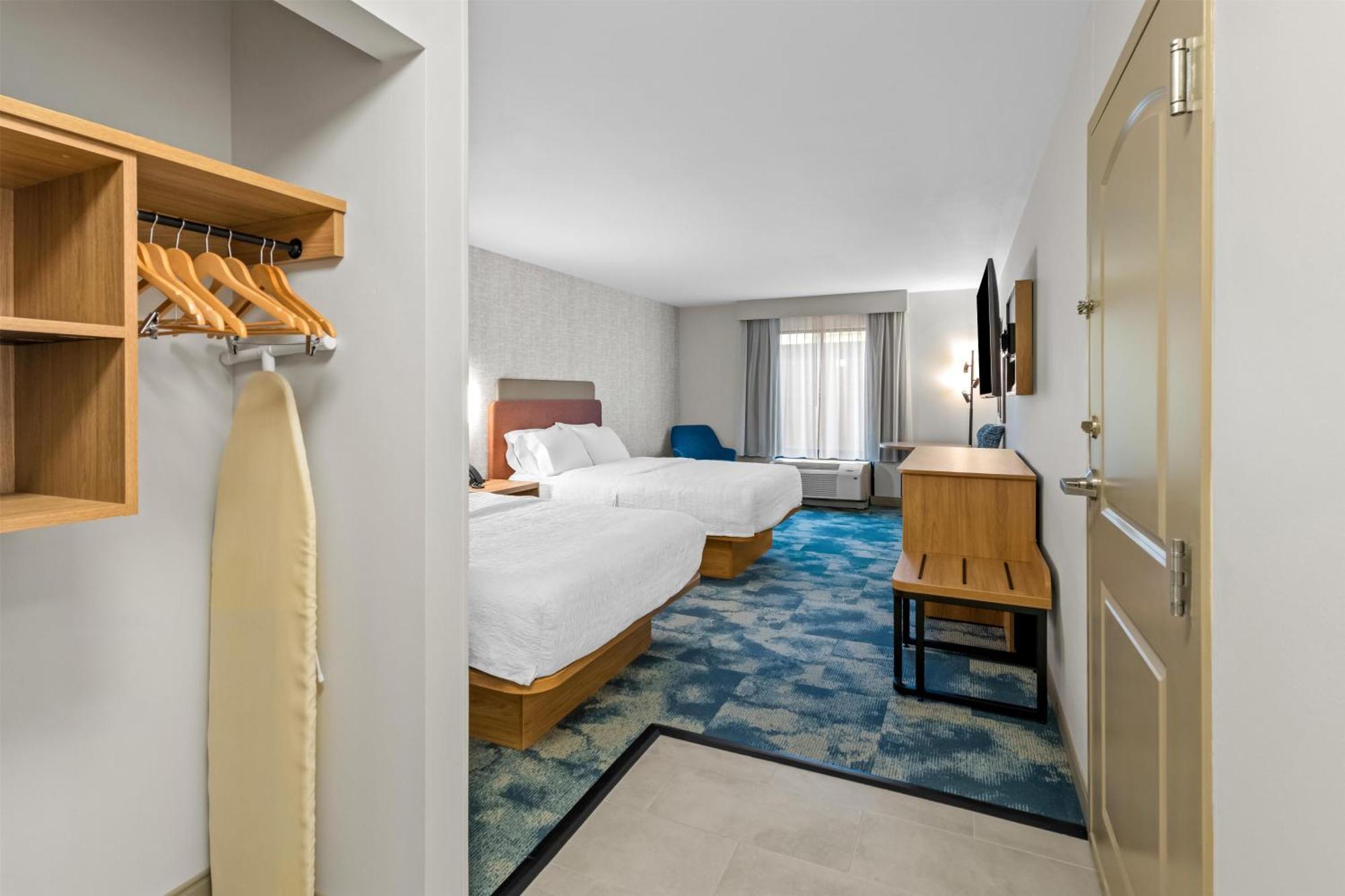 Room with Two Queen Beds - Non-Smoking