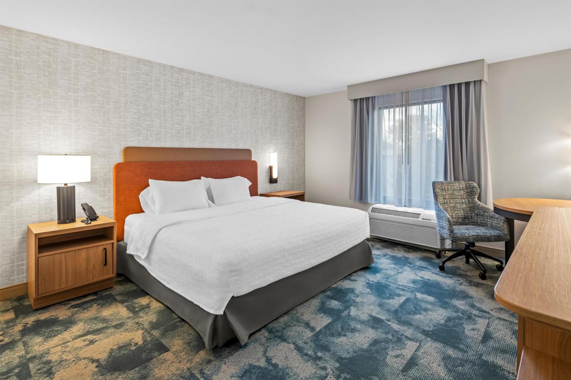 King Room with Shower - Mobility Access/Non-Smoking,1765217768:JPEG