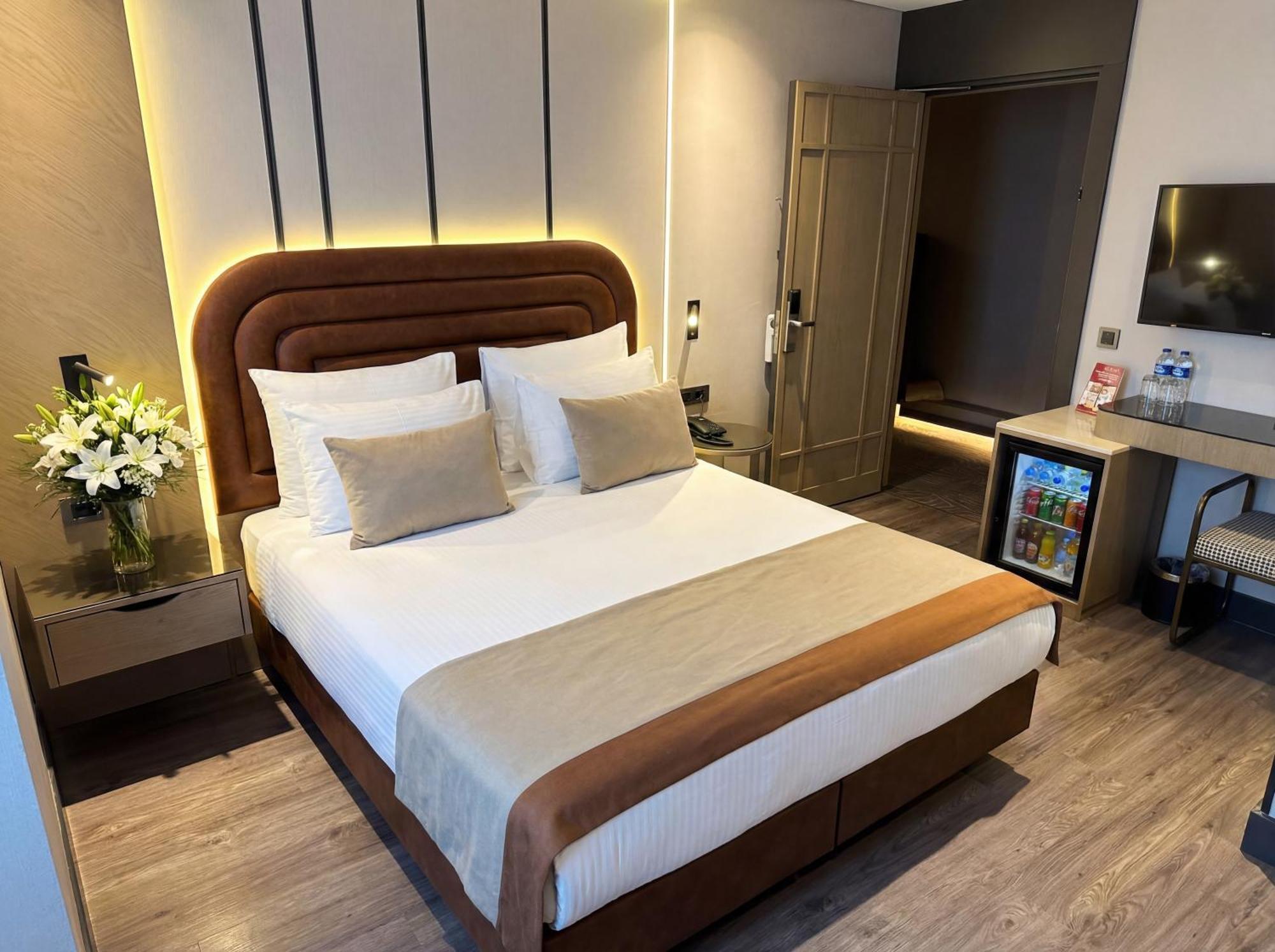Standard King Room No-View