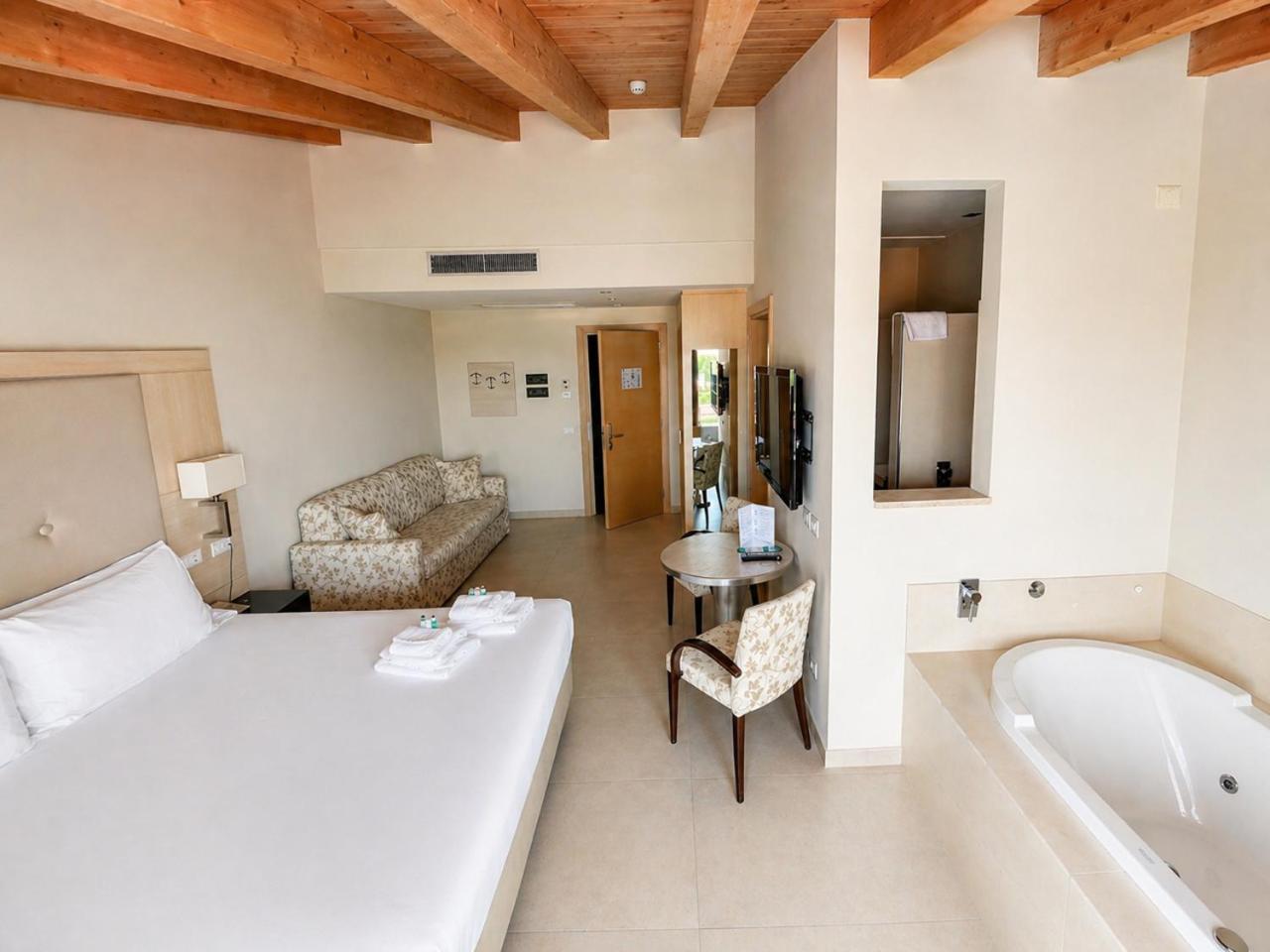 Superior Suite Lake View