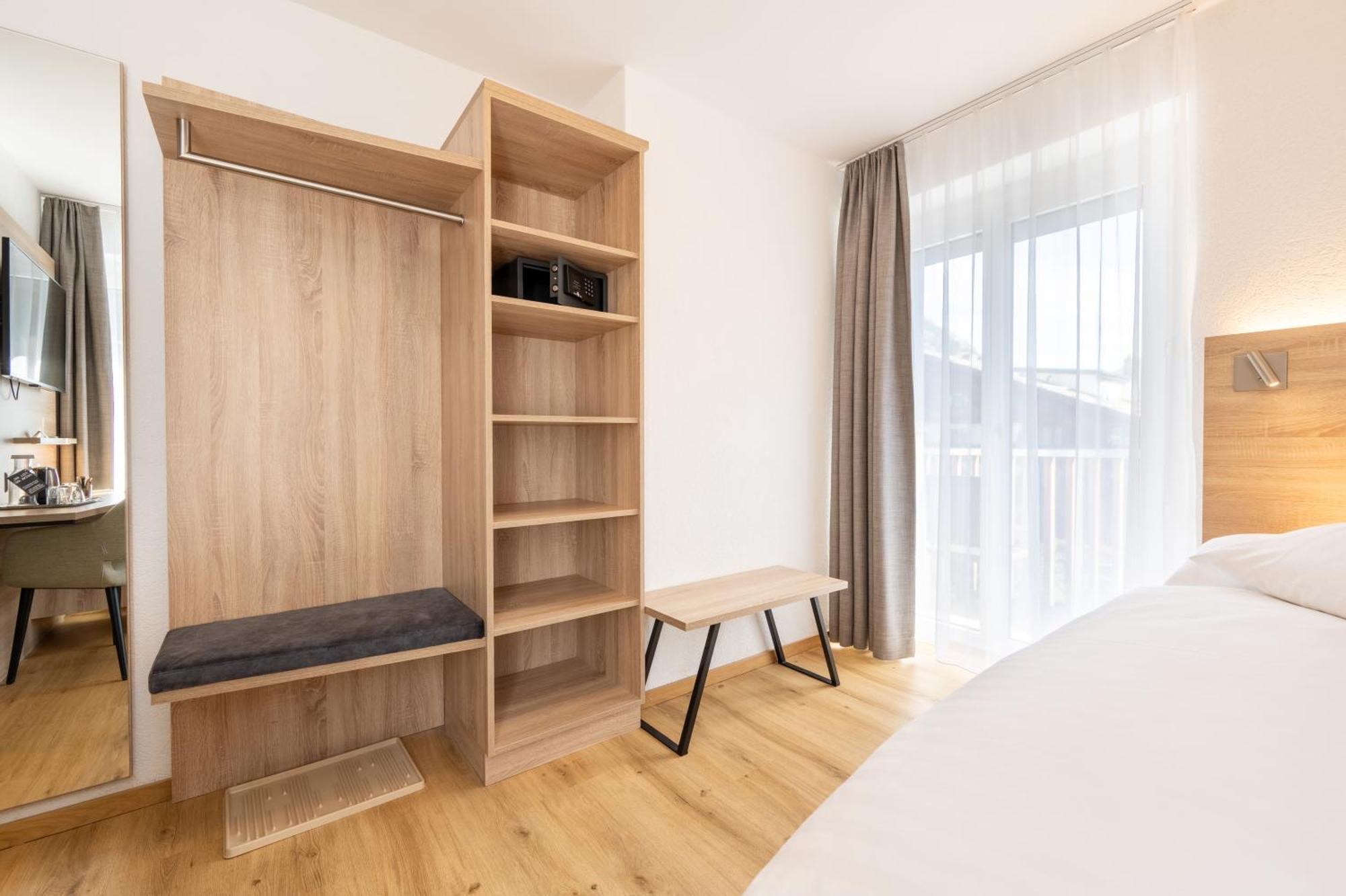 Single Room Mountain View