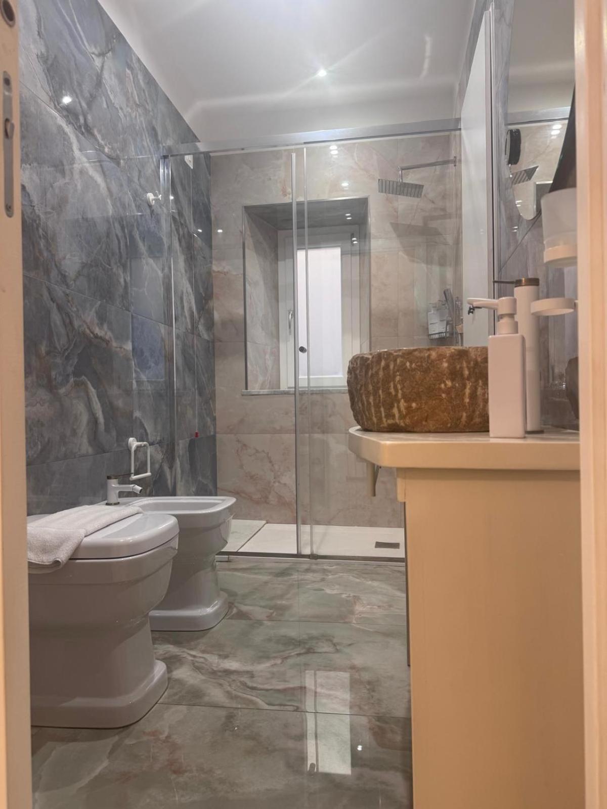 Deluxe King Room Annex