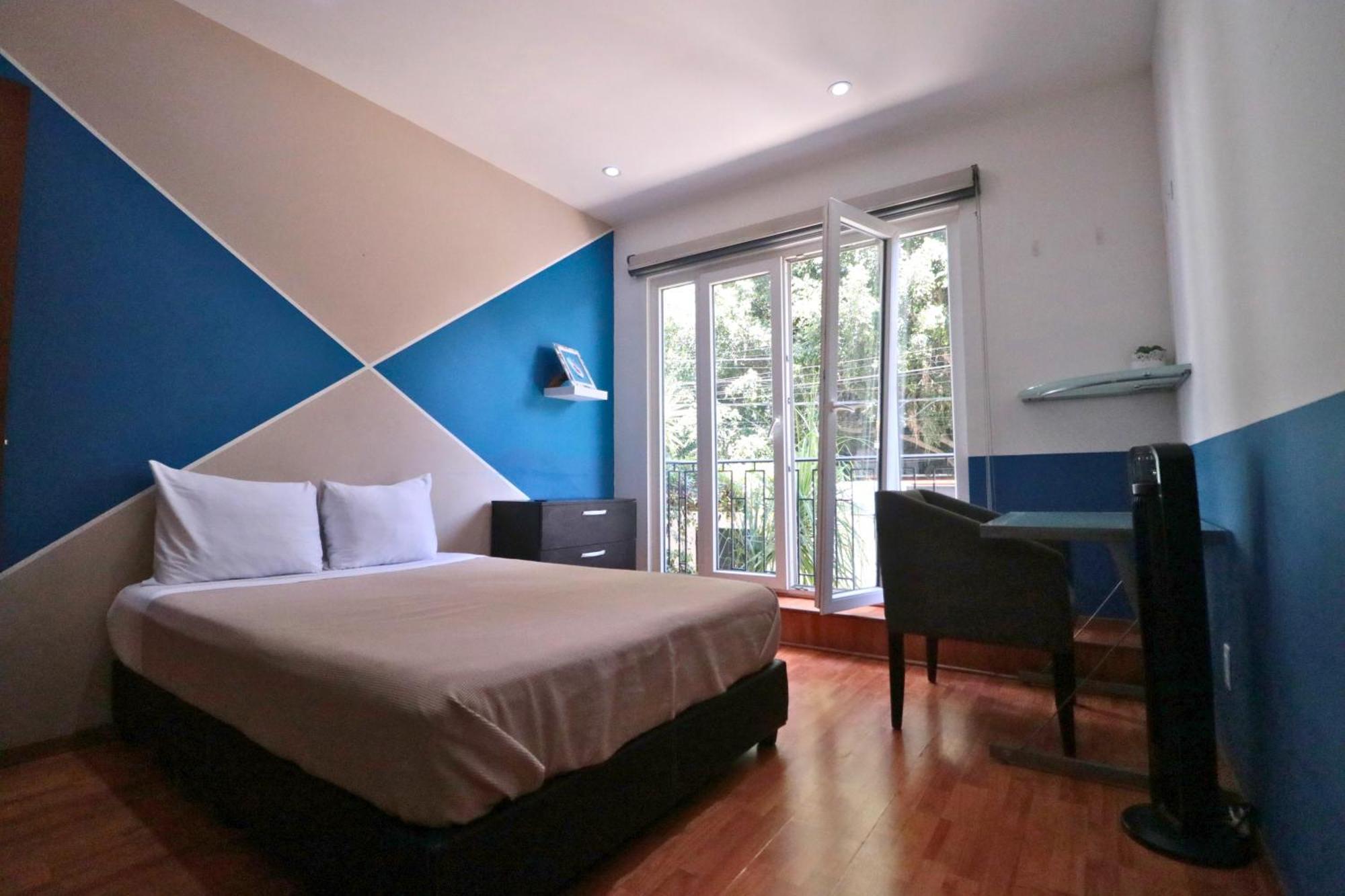 Standard Queen Room