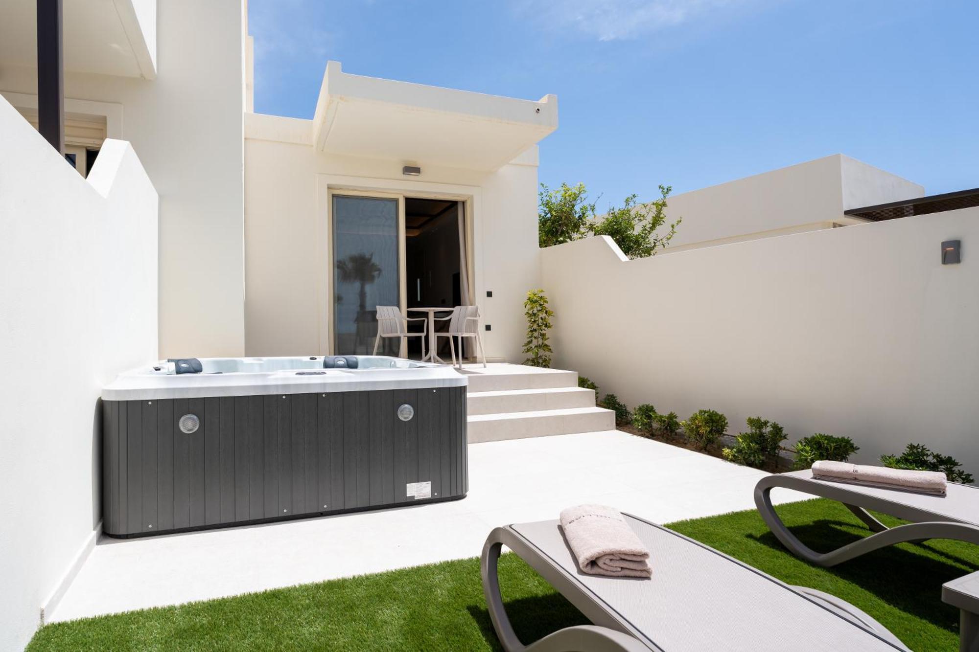 Deluxe Double or Twin Room Spa Bath