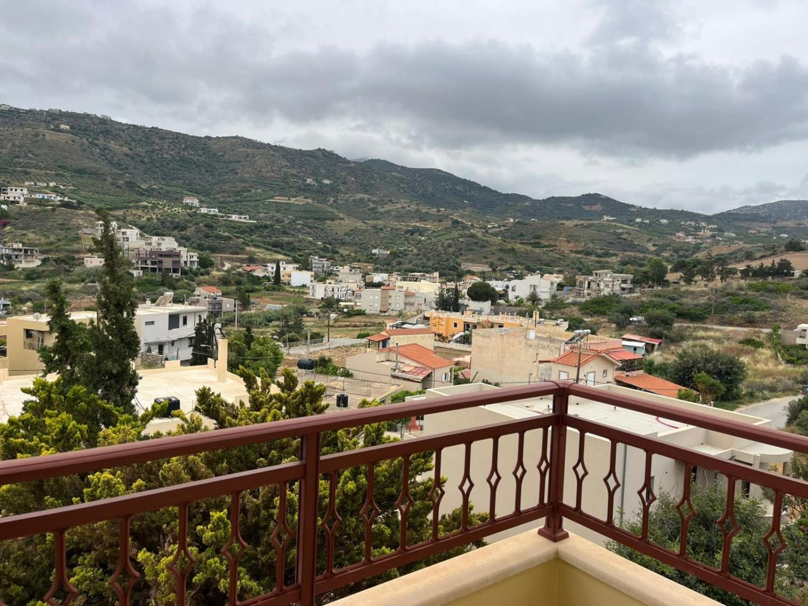 Two-Bedroom Apartment Balcony Sea View Annex