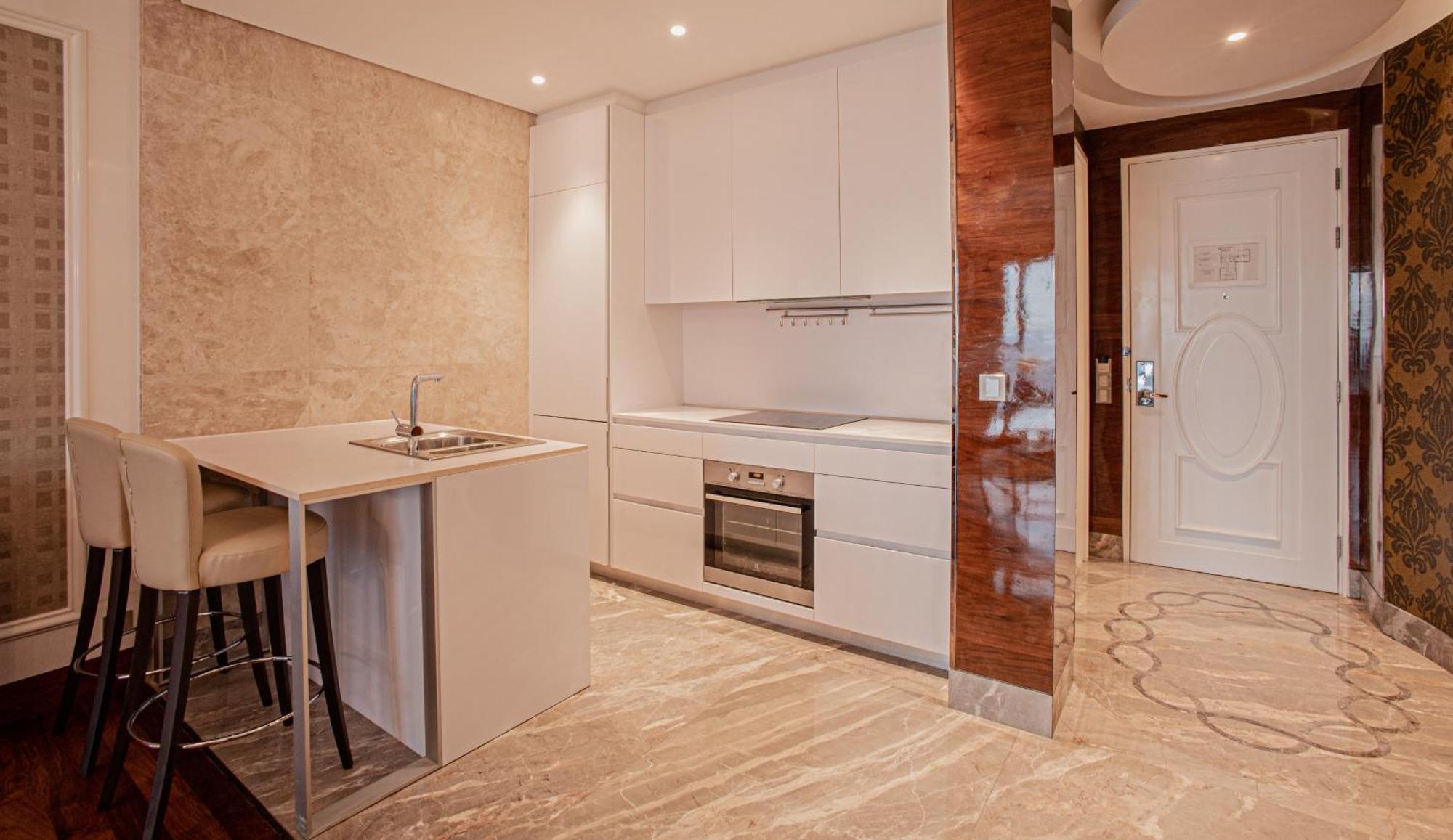 One-Bedroom Premier Modern or Classic Style