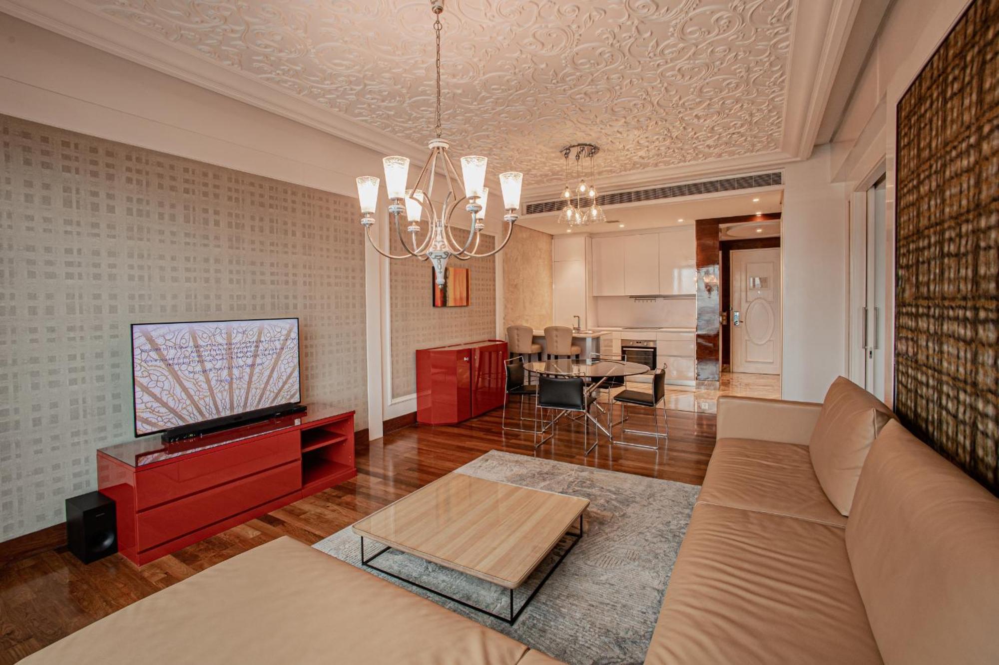 One-Bedroom Premier Modern or Classic Style
