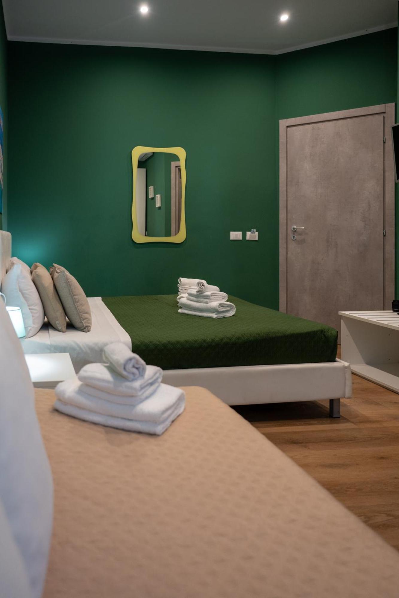 Comfort Triple Room Shower