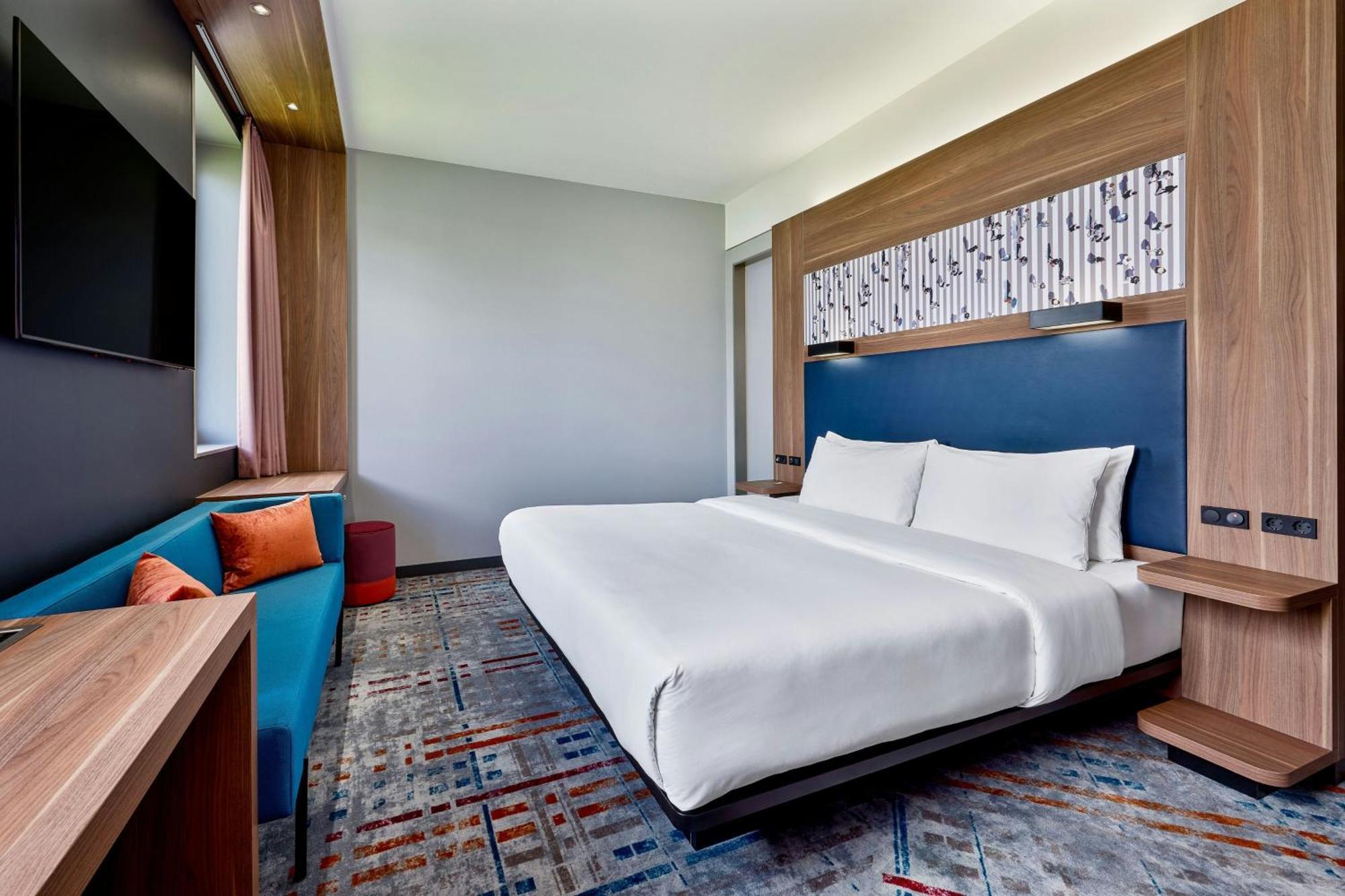 Urban King Room