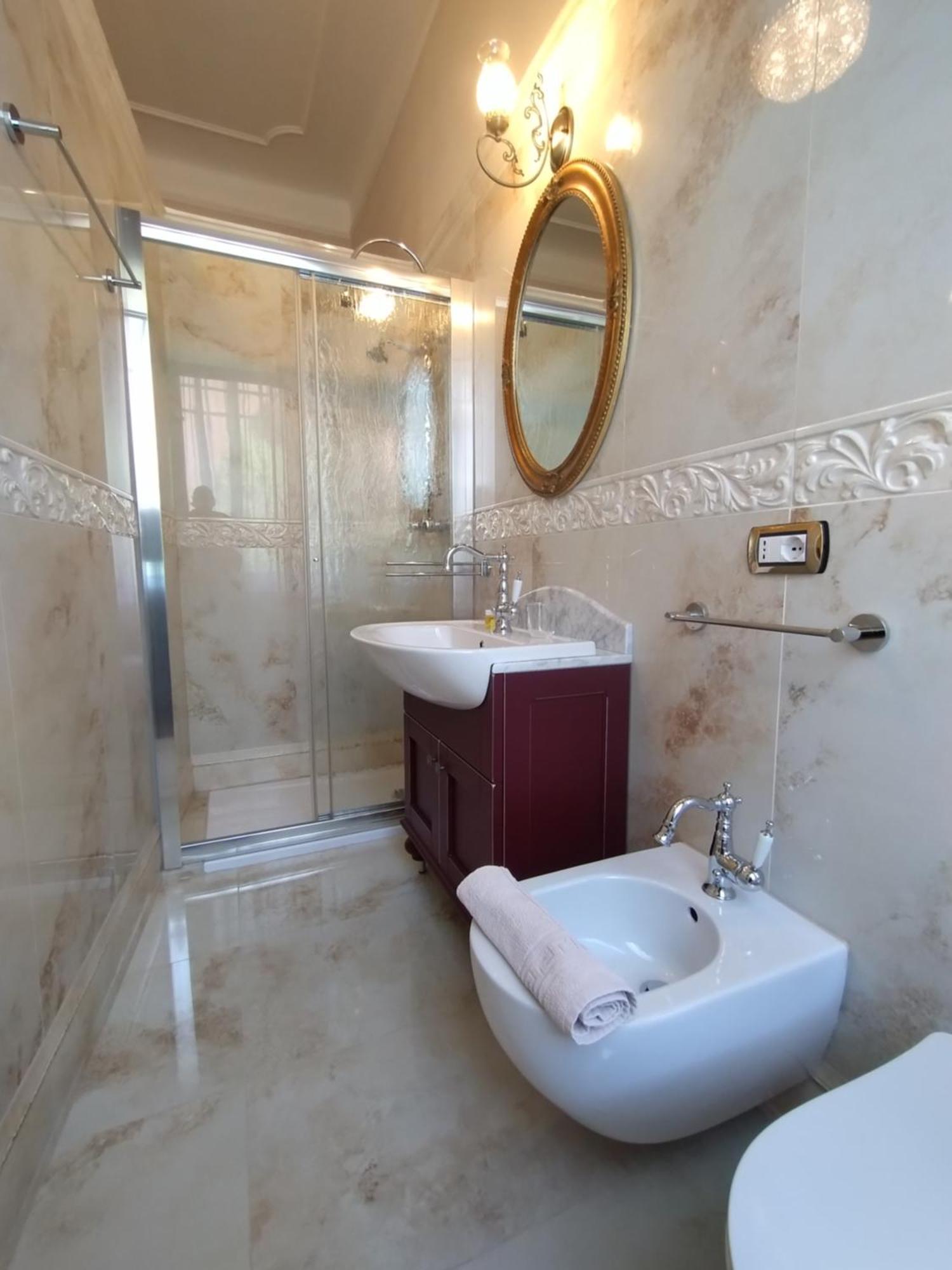 Single Room Private Bathroom