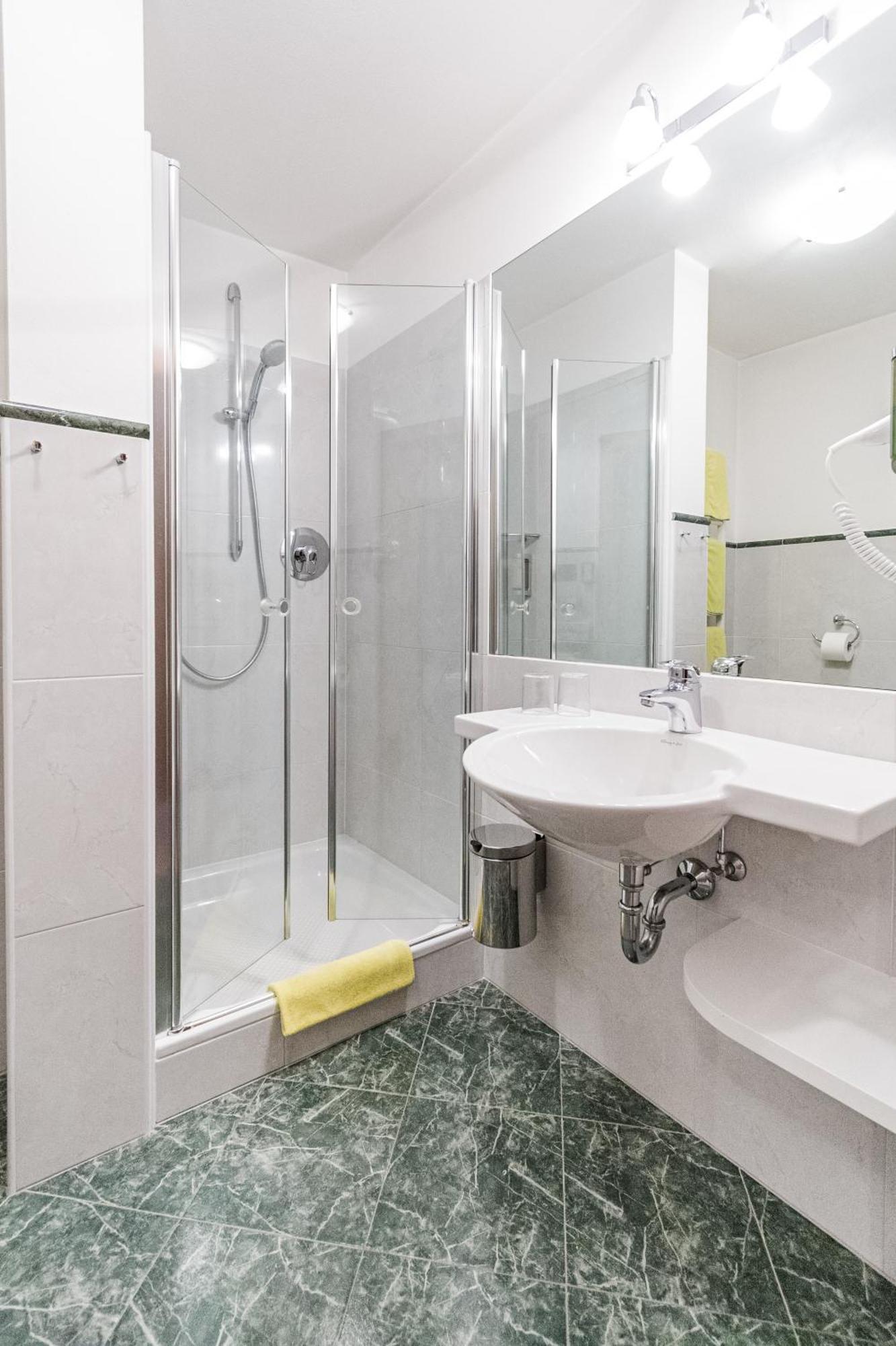 Large Single Room