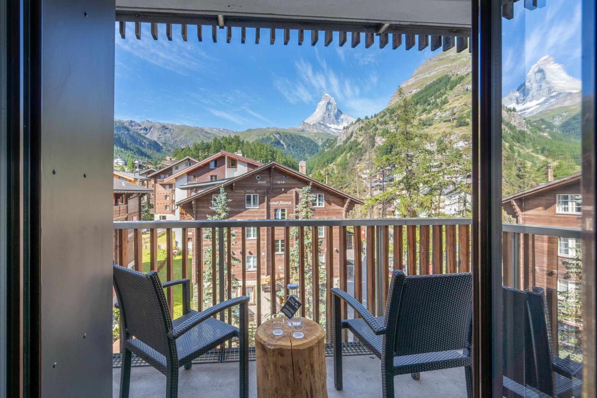 Superior Double Room Mountain View
