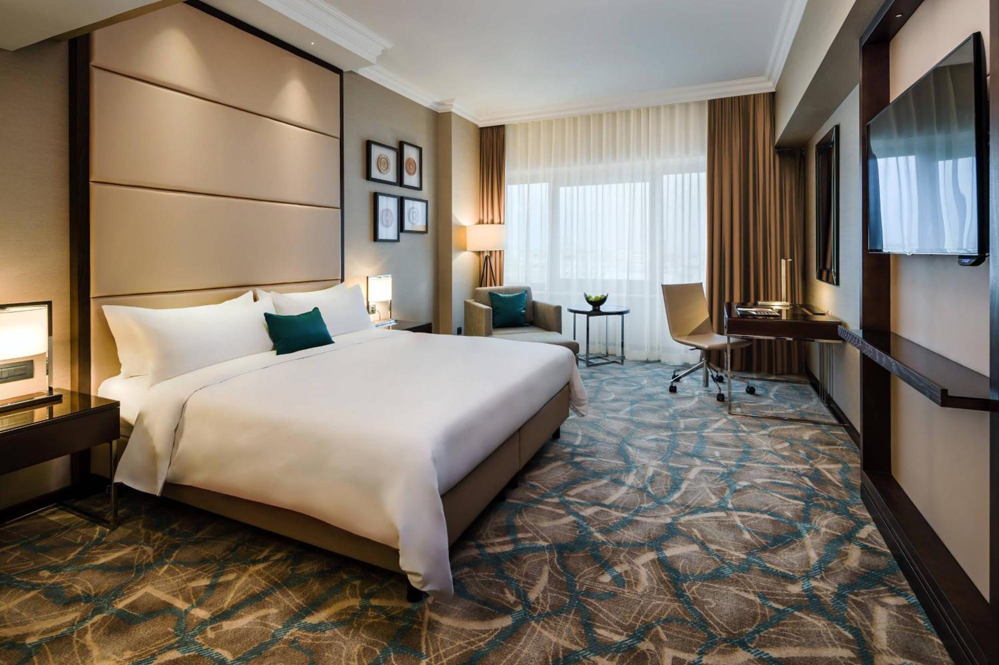 Deluxe Room One King Bed