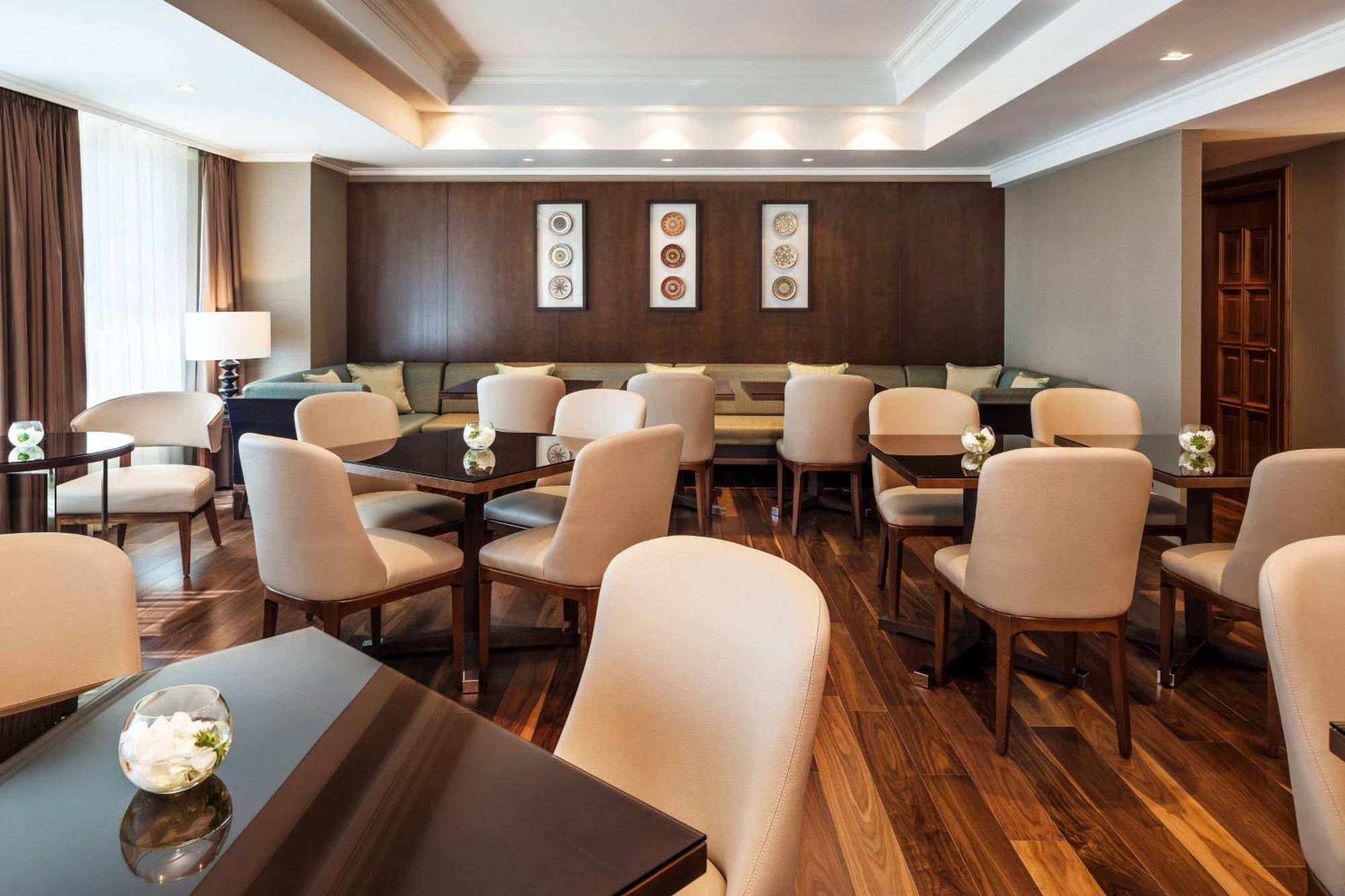 Executive Room Access Executive Lounge