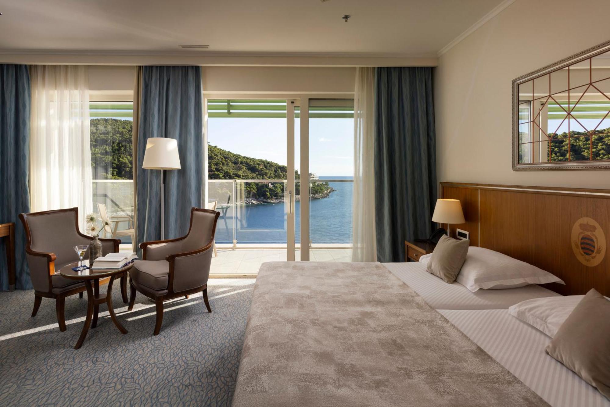 Quarto Duplo ou Twin com Varanda e Vista Mar