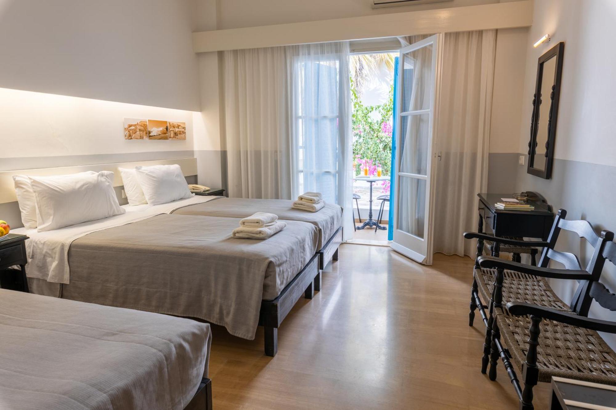 Triple Room with Courtyard View
