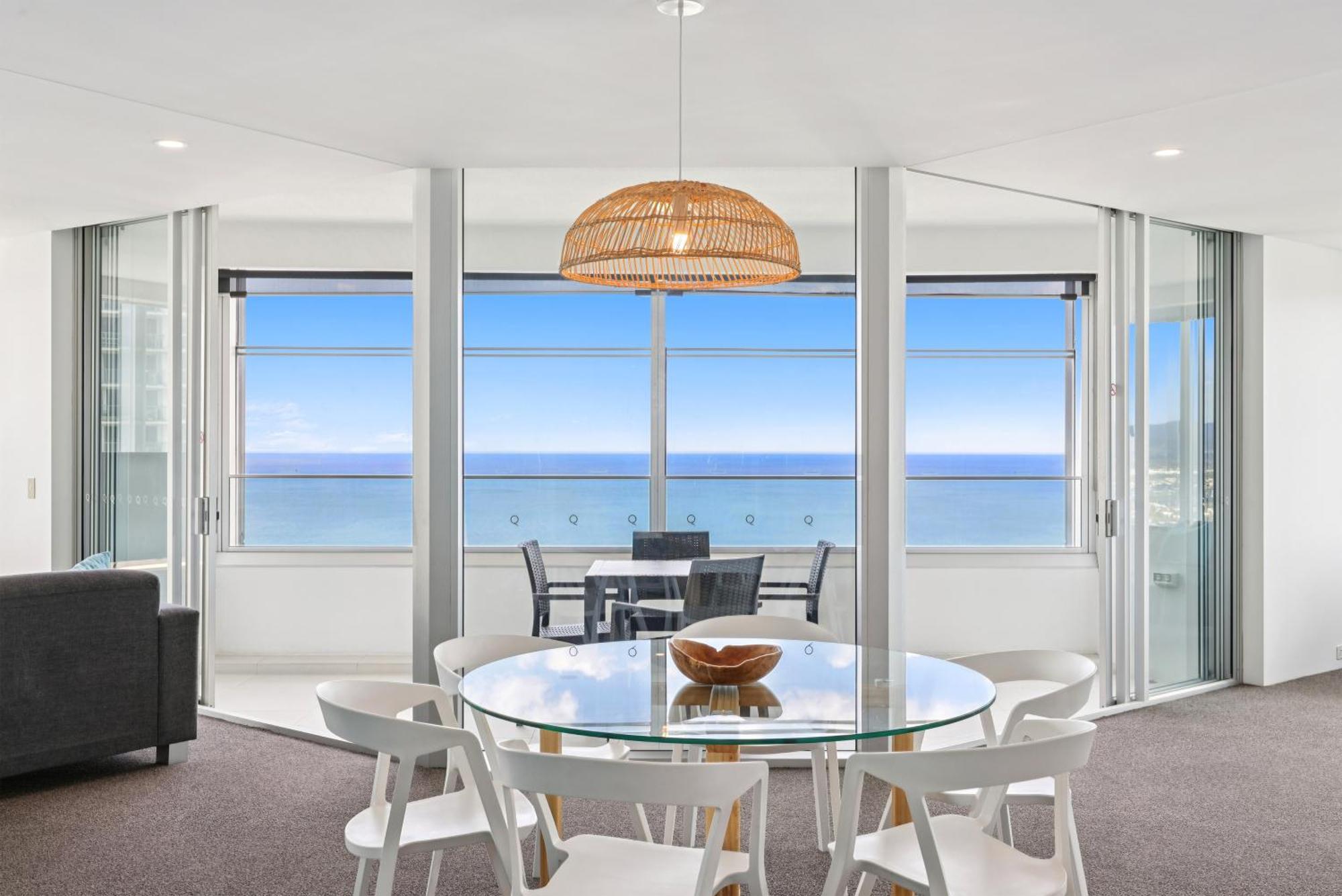 Appartement met 2 Slaapkamers, een Spabad en Uitzicht op de Oceaan