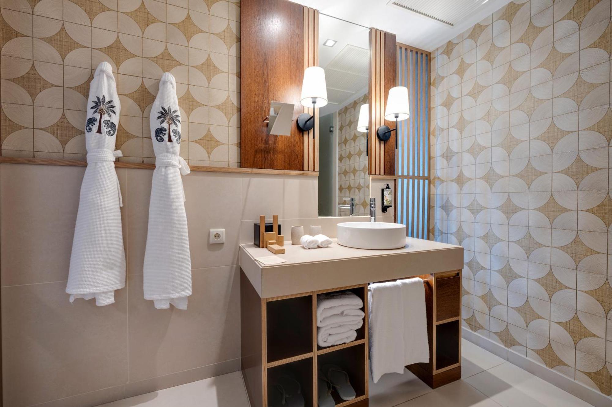 Superior Double Room Pool View
