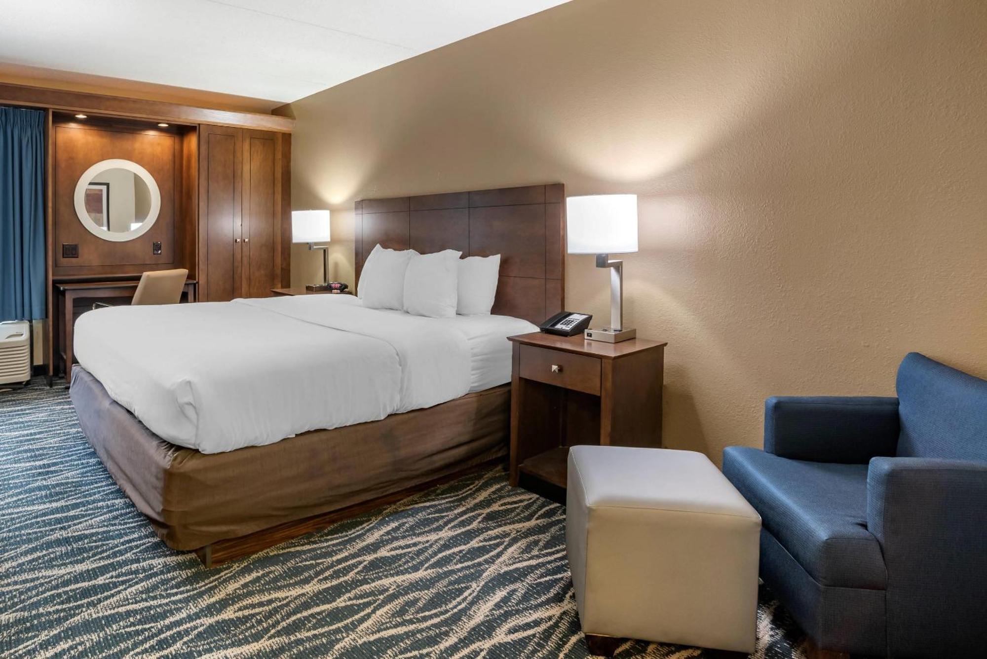 Superior King Room with Sofa Bed - Non Smoking