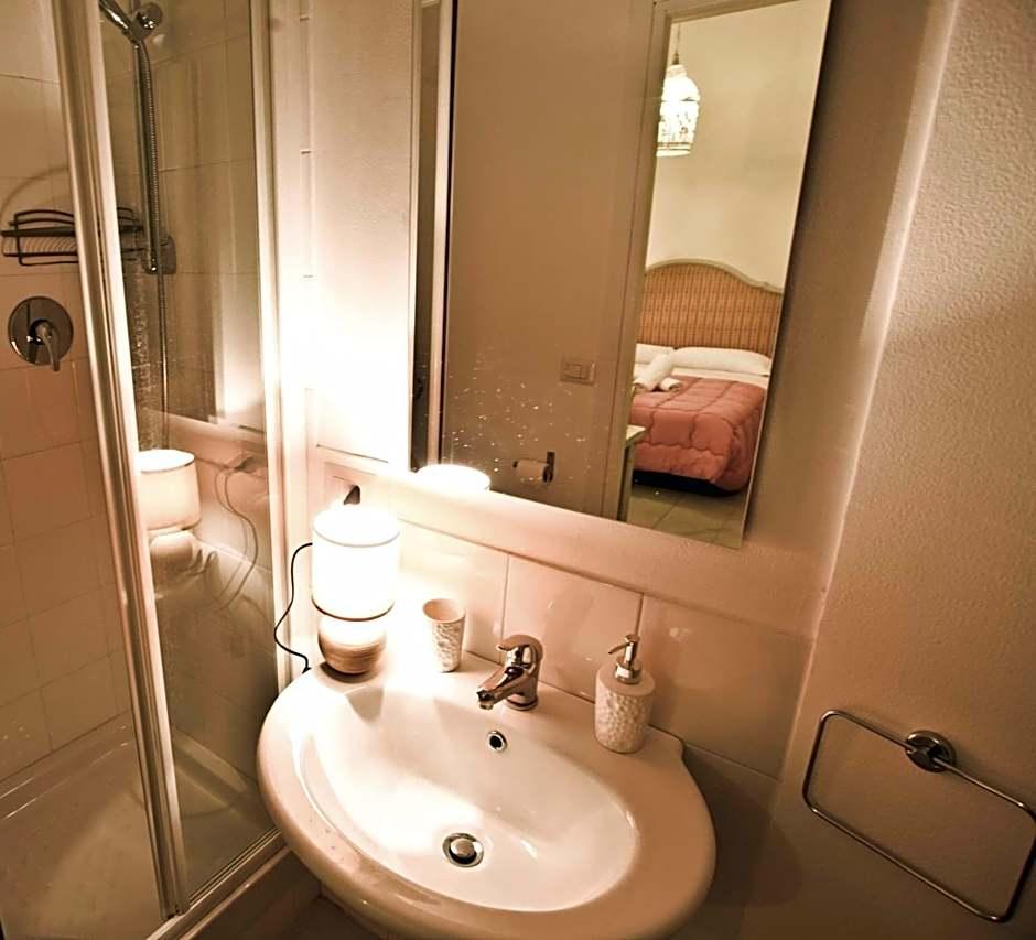 Double Room Private Bathroom