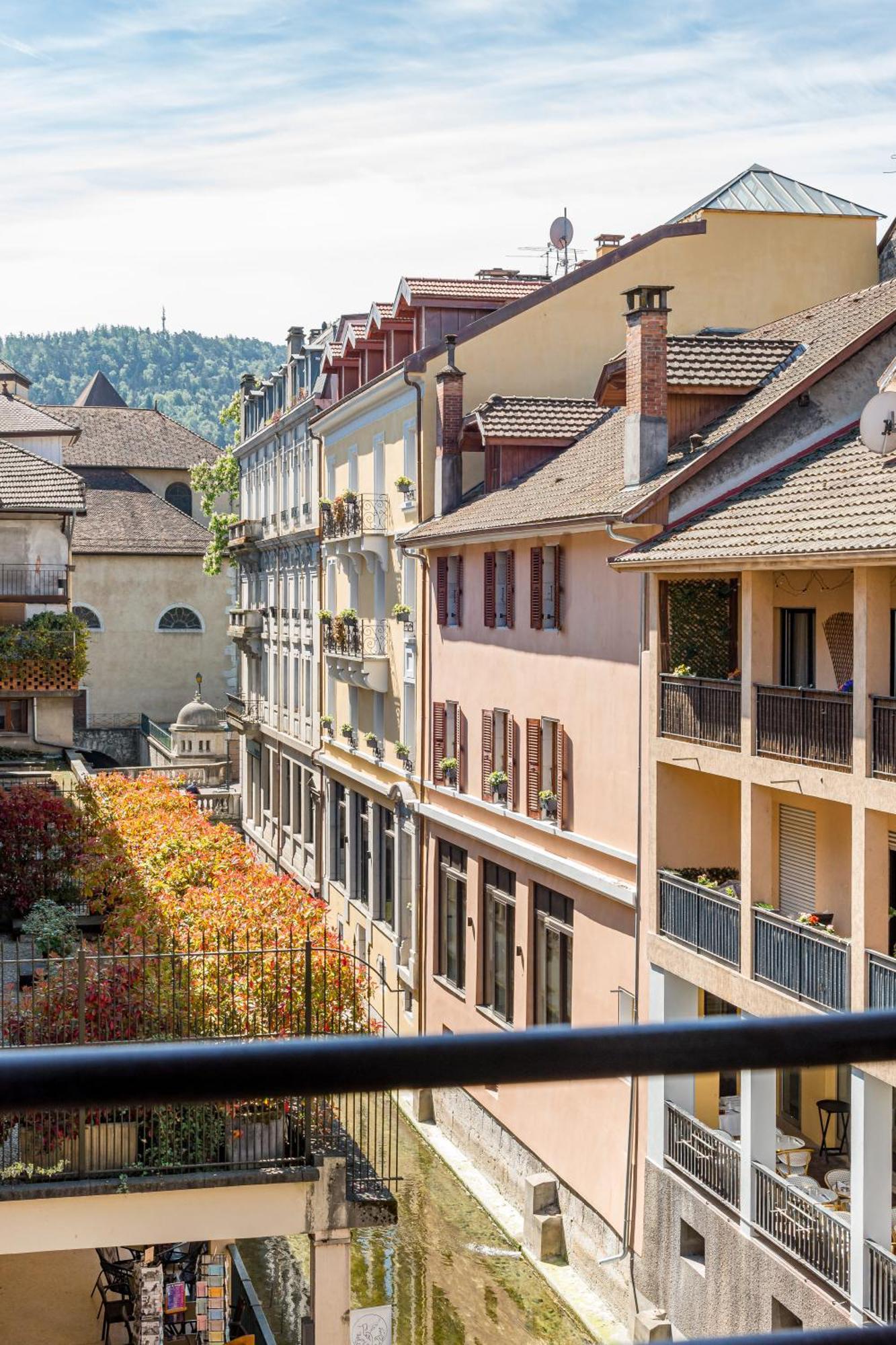 Standard Double Room Canal View 12m²