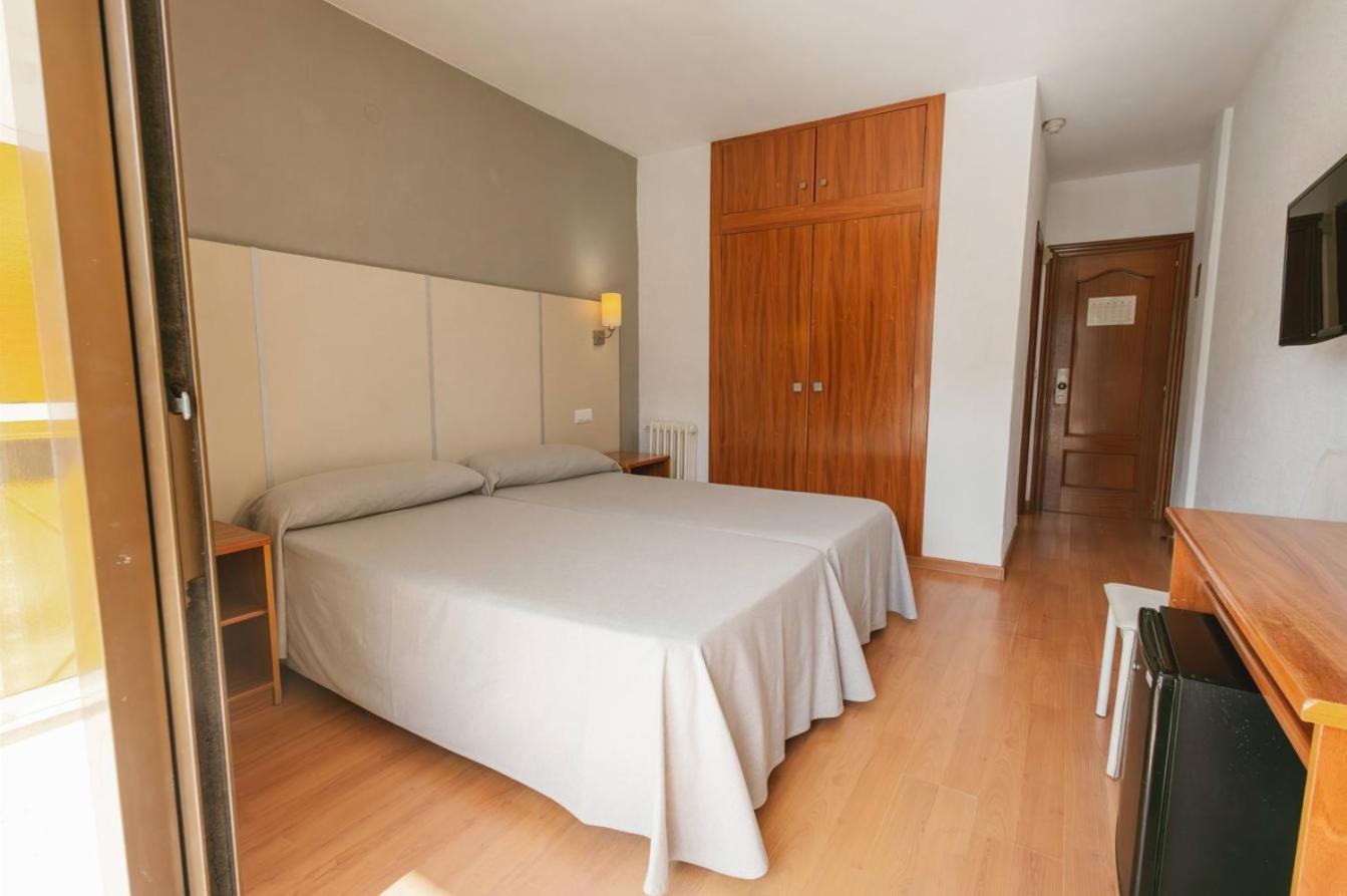 Essential Double Room Pool view