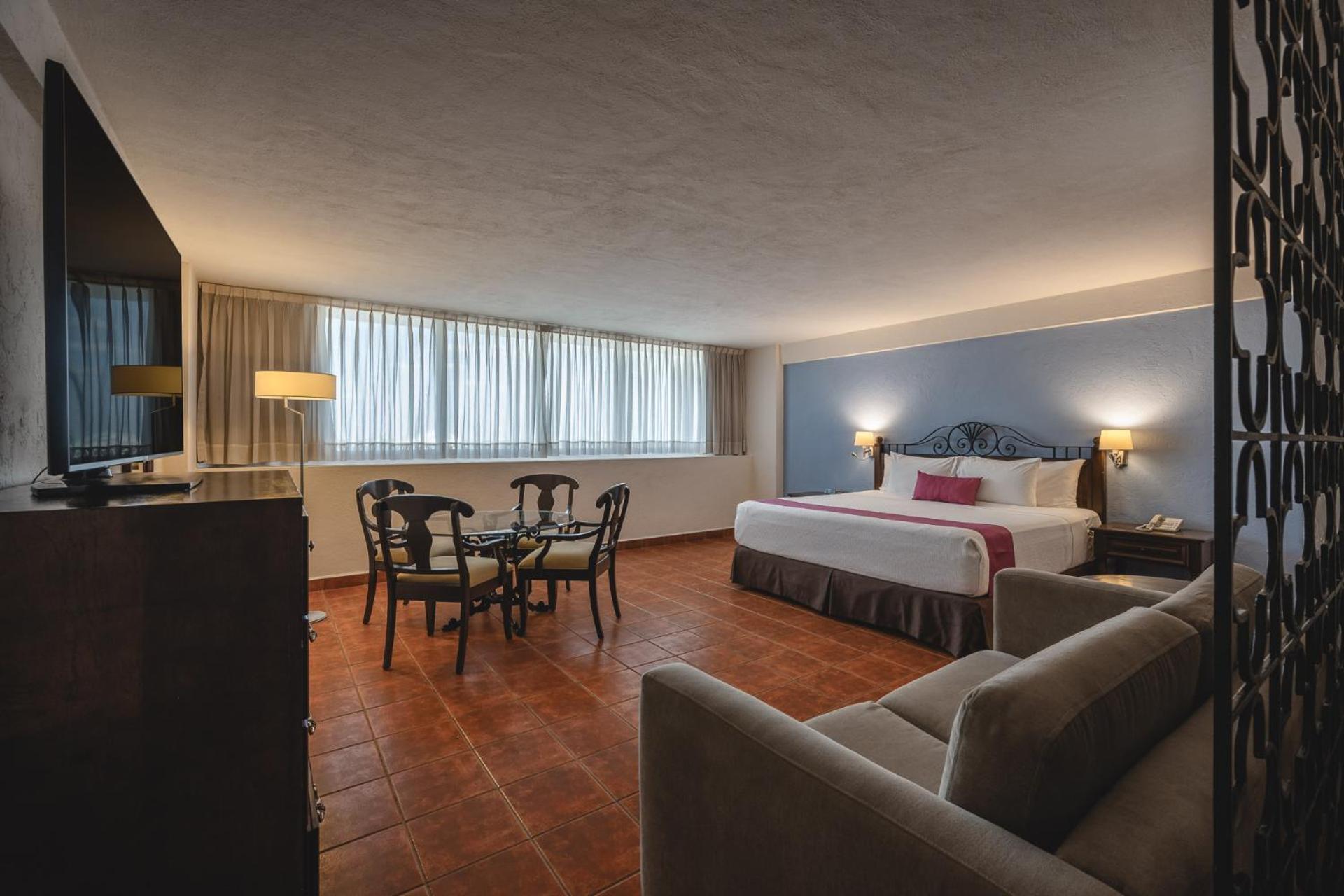 Junior King Suite