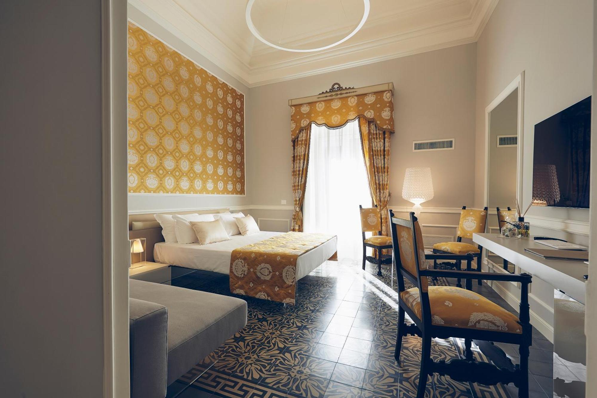 Deluxe Double Room Balcony Cathedral View