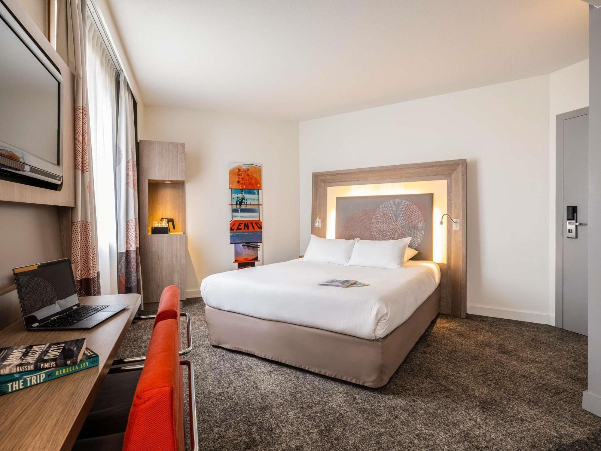 Standard Double Room Mobility Accessible