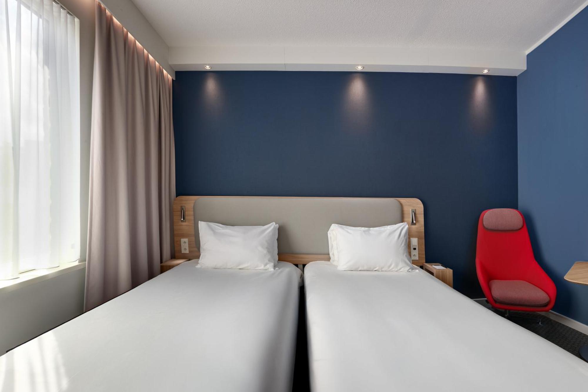 Standaard Tweepersoonskamer met 2 Aparte Bedden - Gratis Ontbijt
