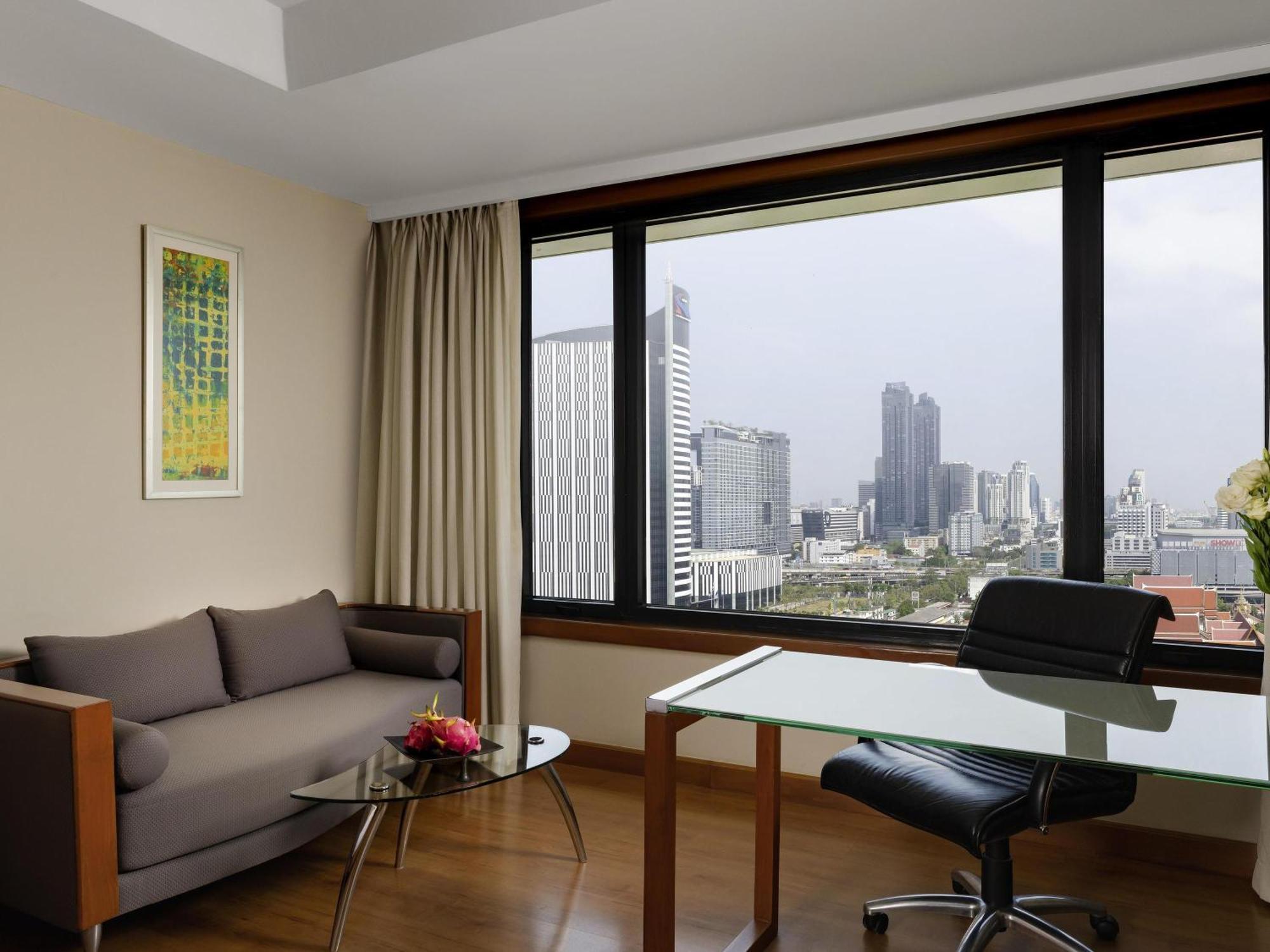 Skyline Room 1 Kingsize bed High floor on Food Soft Beverage