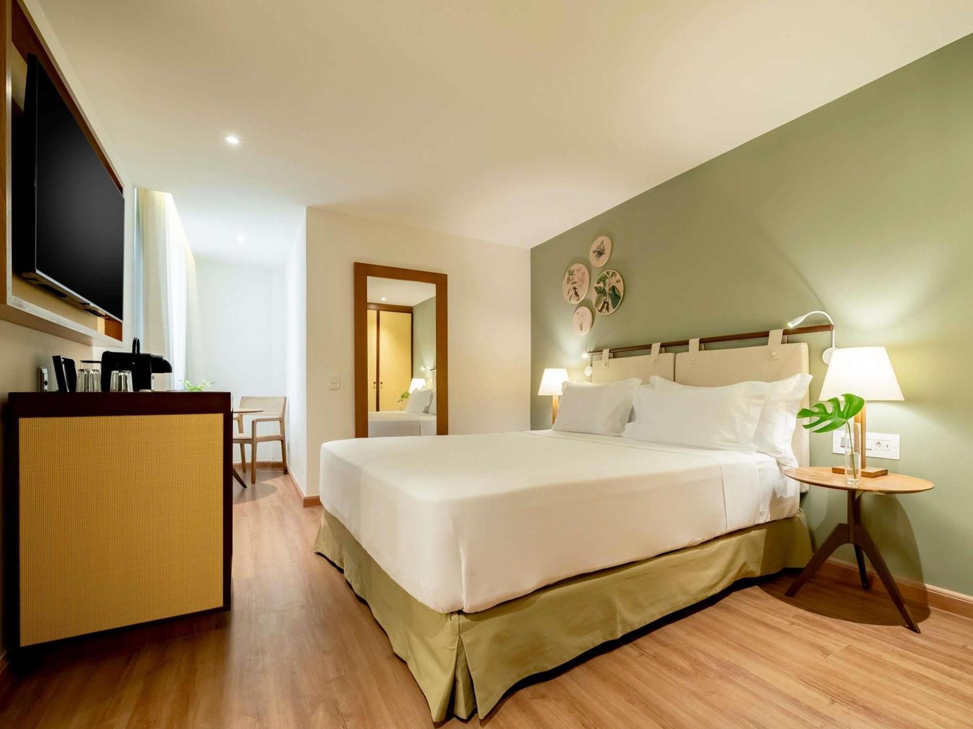 Classic Queen Room