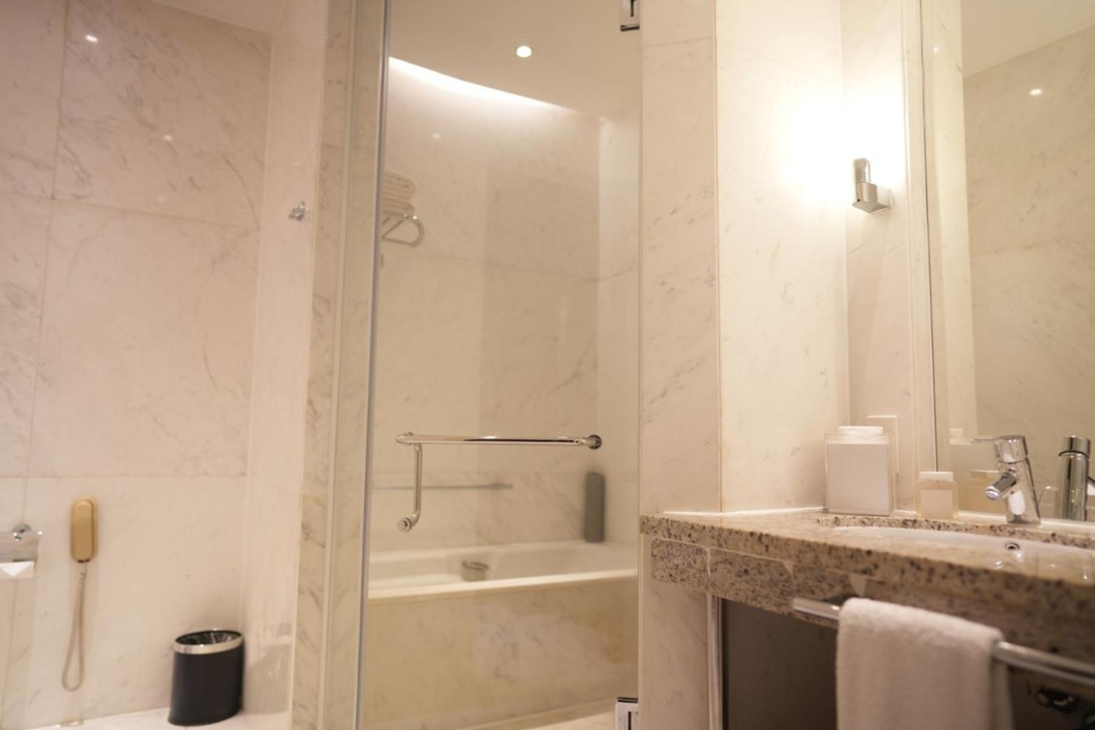 Bay View Suite