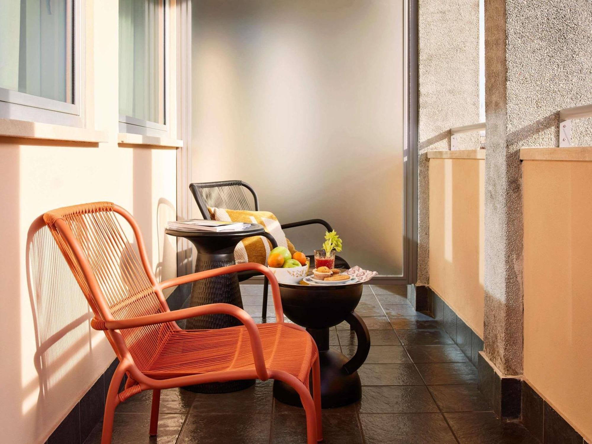 MEDIUM MAMA DOUBLE BALCONY