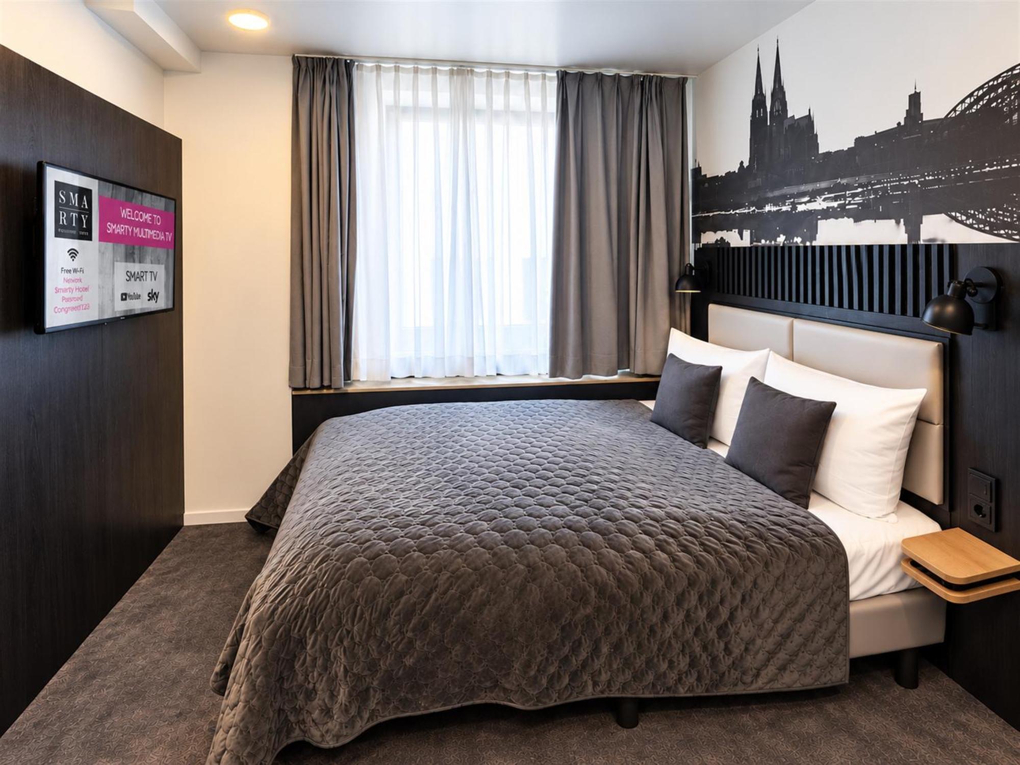 Compact Double Room Old Town View