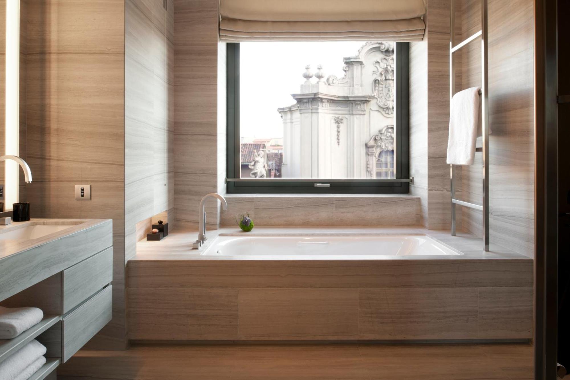 Quarto Armani Deluxe