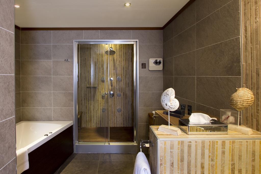 Residentiële Suite met Hot Tub en Stoomkamer - Gratis Toegang tot Spa