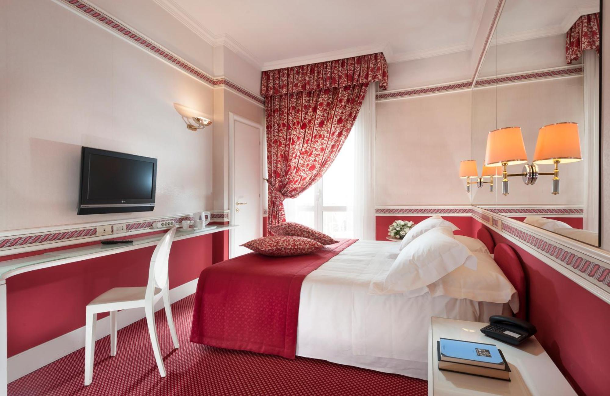 Classic Double or Twin Room with Balcony