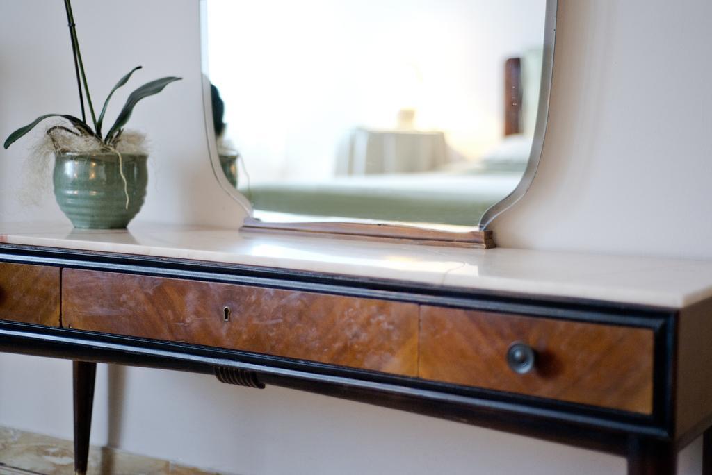 Double or Twin Room Private External Bathroom
