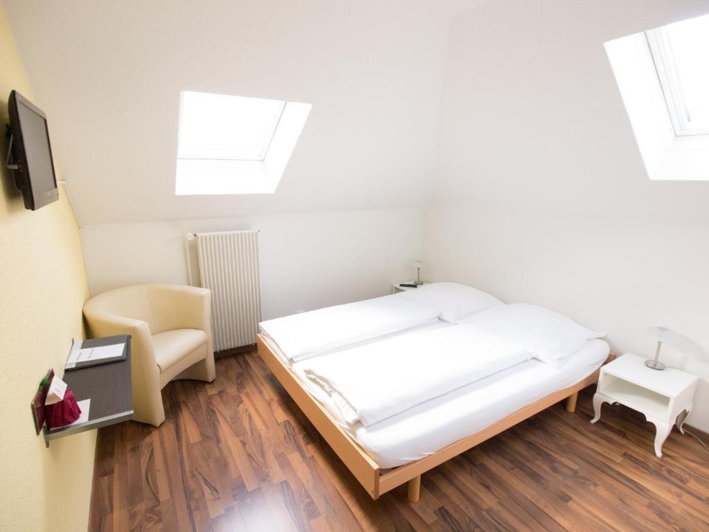 Triple Room External Private Bathroom