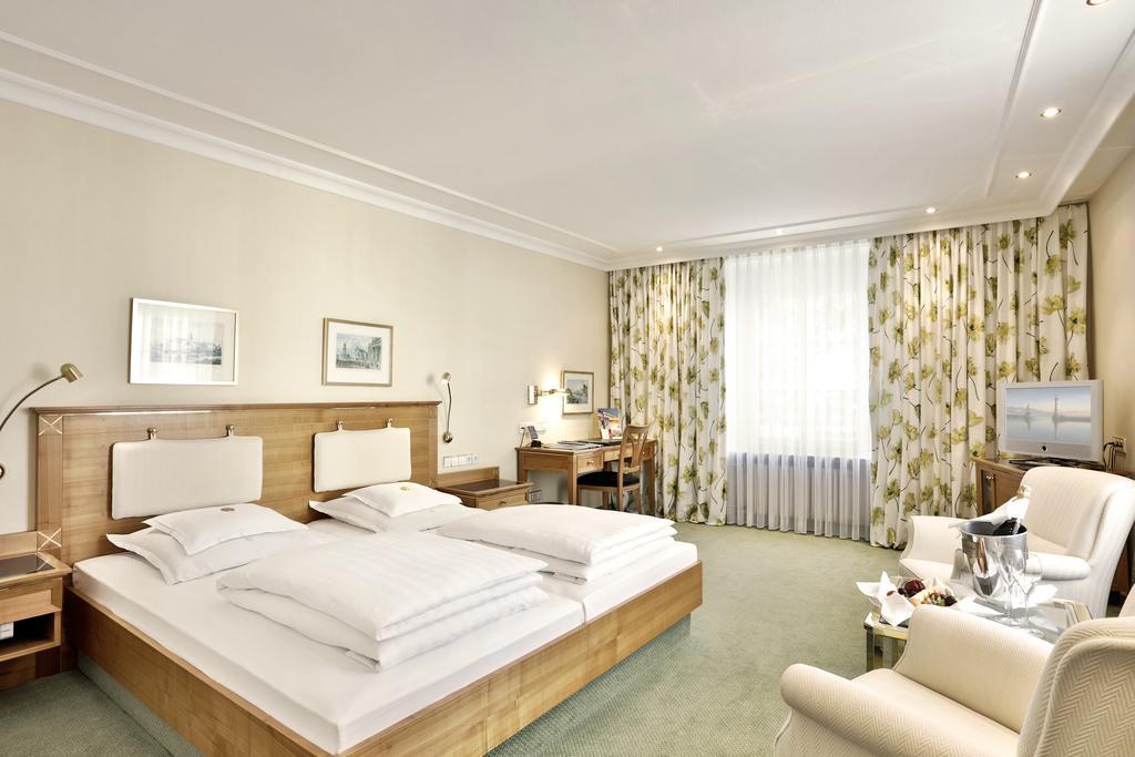 Double Room,685159908:JPEG