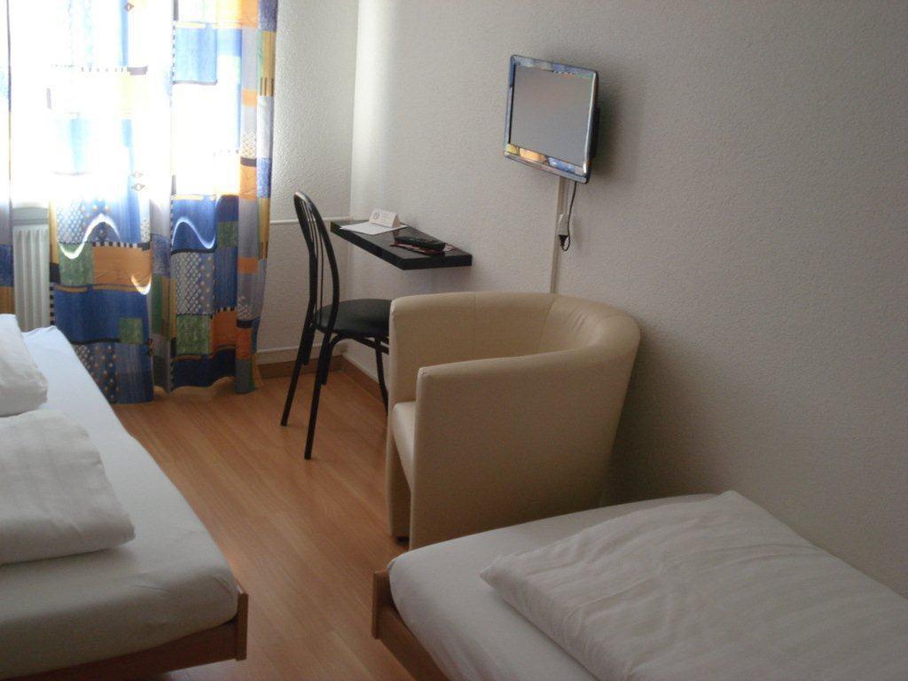 Triple Room External Private Bathroom