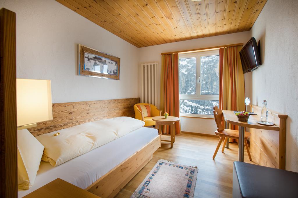 Single Room with Eiger View,256815289:JPEG