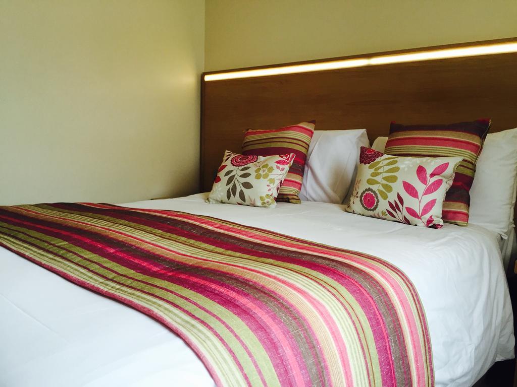 Basic Small Double Room,402520941:JPEG