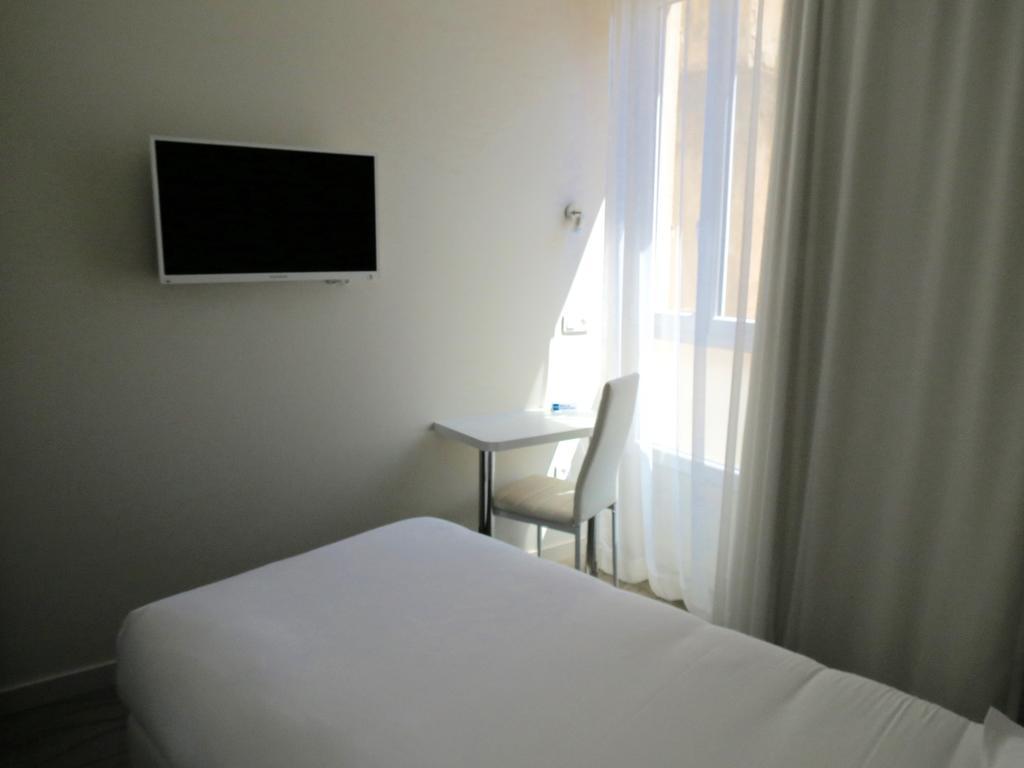 Small Single Room