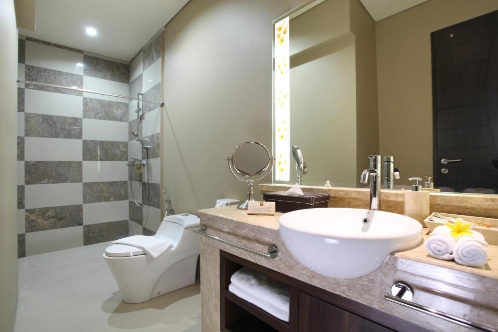 Deluxe Double Room Pool Access,121772095:JPEG