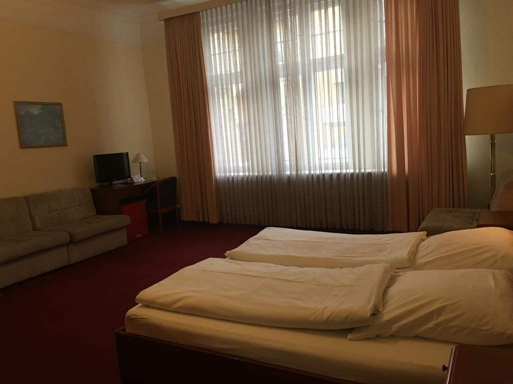 Double Room Private External Bathroom