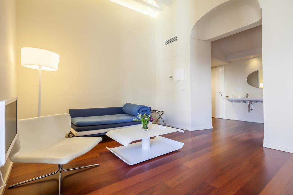 Suite met Uitzicht op de Straat